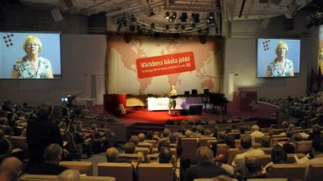 Den senaste LO-kongressen hölls 2008. Nästa gång kongressar LO 2012. Det finns och annat att diskutera inför kongressen. Facket tappar mark. För 15 år sedan var 85 procent av alla anställda med i ett fackförbund. 2008 var siffran nere i 71 procent.