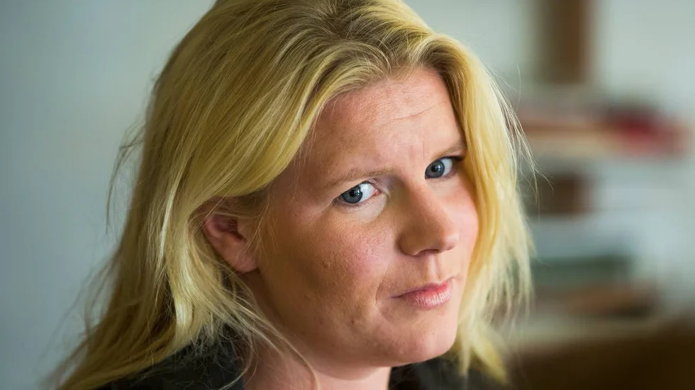 ÖVERRASKAD. ”Ids du hålla på byta kärring nå mer? Ja ids då int byta gåb. Har ju hittat en kvalitetsmässig.”  ”Nä jag har då inte tänkt byta nå mer.” Så såg sms-frieriet mellan kommunalrådet Sarah Karlsson och Jonas Persson ut.