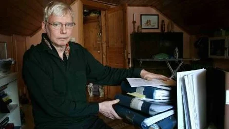 Inte mindre än 14 pärmar med material har P-O Sandström samlat i konflikten med försäkringsboalget och Statens tafikskadenämnd. FOTO: Hans Sternlund