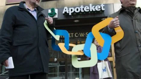 PRO vill stoppa privatiseringen av apoteken. "Läkemedel är en del av sjukvårdskedjan, inte en handelsvara vilken som helst", anser Pensionärernas Riksorganisation.