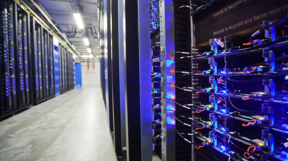 2013 stod Facebooks serverhall i Luleå klar. En av anledningarna till placeringen är den relativt billiga och stabila tillgången till grön energi. Arkivbild.