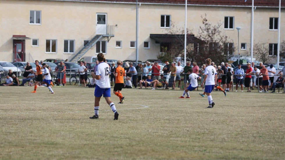 Över 150 personer tog sig till Burgsvik IP under lördagskvällen för att se division 5-matchen mellan IF Hansa-Hoburg B och Klintehamns IK B.