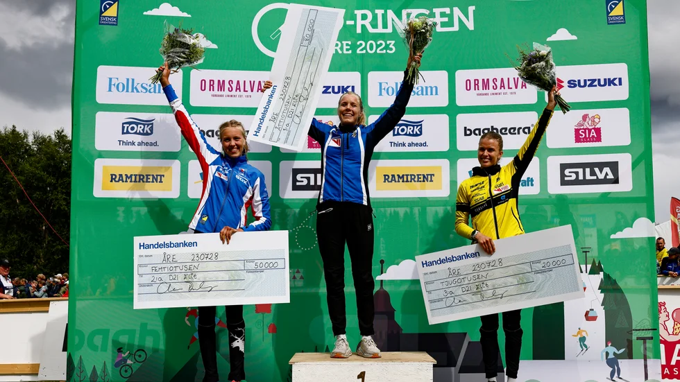 Bäst i världens största orienteringstävling. Prispallen i D21E med tvåan Hanna Lundberg OK Renen, ettan Sara Hagström IFK Göteborg Orientering och trean Marie Olaussen Stora Tuna OK.