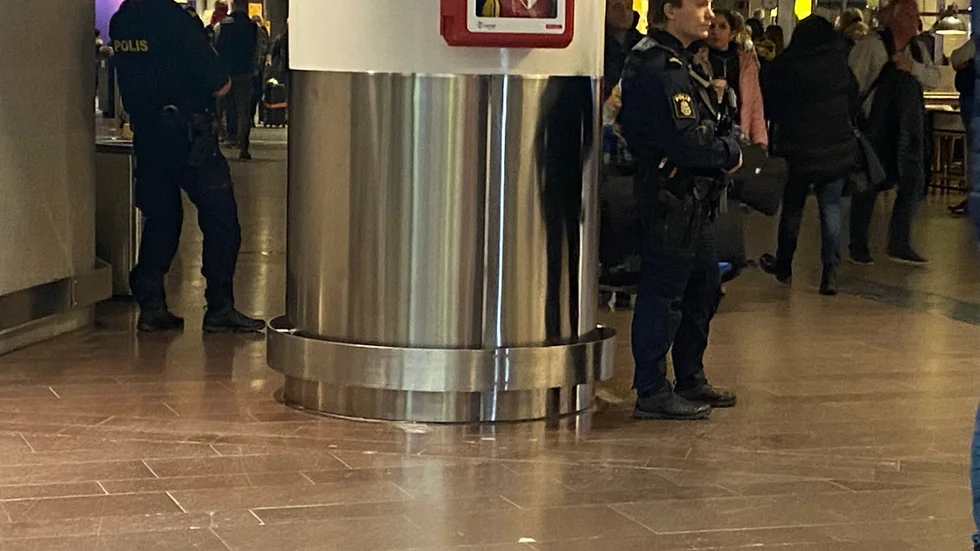 Under onsdagseftermiddagen befann sig ett flertal poliser på plats på Arlanda med anledning av den höja terrorhotsnivån.
