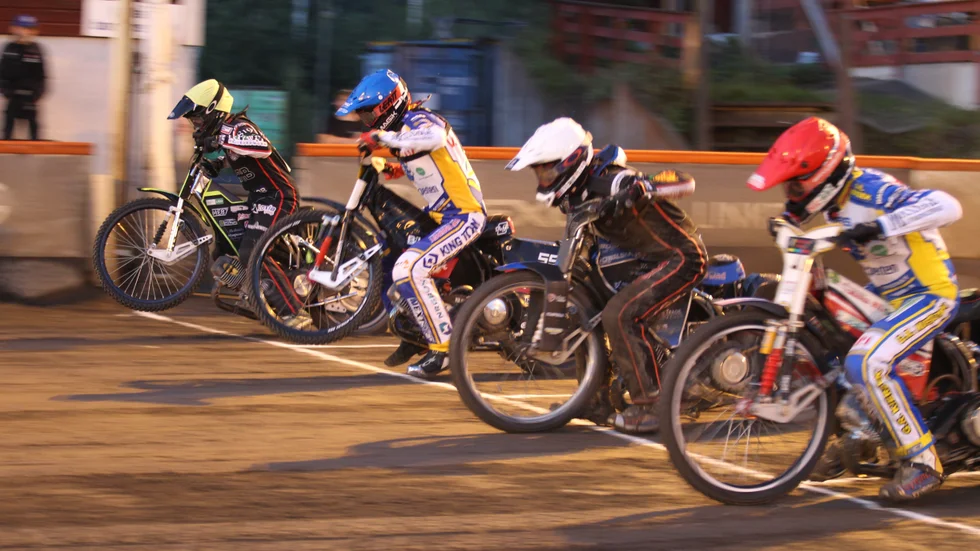 Startklart. Piraternas speedwaylag startar borta mot regerande mästarlaget Dackarna 7 maj när körschemat nu är officiellt för Bauhausligan 2024.