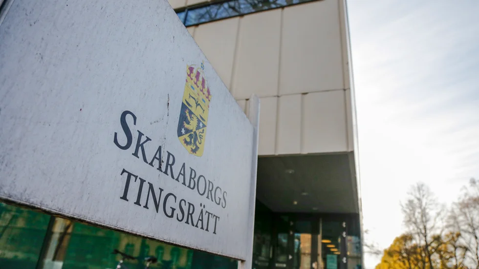 Nio gängmedlemmar åtalas vid Skaraborgs tingsrätt för bland annat grovt narkotikabrott, brott mot vapenlagen och dopningsbrott. Arkivbild.