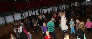 Julen dansades ut i Folkets park