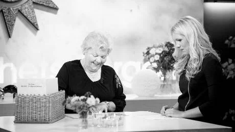 TV-STUDION. Margareta "Brollan" Brolin och programledaren Anna Brolin.                                                                                                         Foto: Maja Suslin/TV4