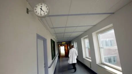 <7GT_Bildrubrik>slutar.</7GT_Bildrubrik> Visby lasaretts ende neurolog, Sven--Erik Bysell, har sagt upp sig  och ersätts till en början med hyrläkare. Totalt sett har behovet av hyrläkare dock dämpats tack vare många nyrekryteringar till lasarettet.foto: tommy söderlund/arkiv