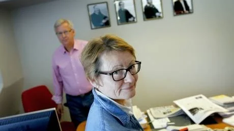 redaktörsbyte. Det var på tiden med en kvinna, tycker Ulla Pettersson som i höst blir ny chefredaktör för Gotlands Folkblad. Hennes föregångare på posten hänger i ramarna på väggen. Från vänster C-O Nilsson 1928-1950, Pelle Sollerman 1950-1978, Gunnar Öberg 1978-1990 och Håkan Ericsson 1990-2012. Den sistnämnda går i pension i höst.