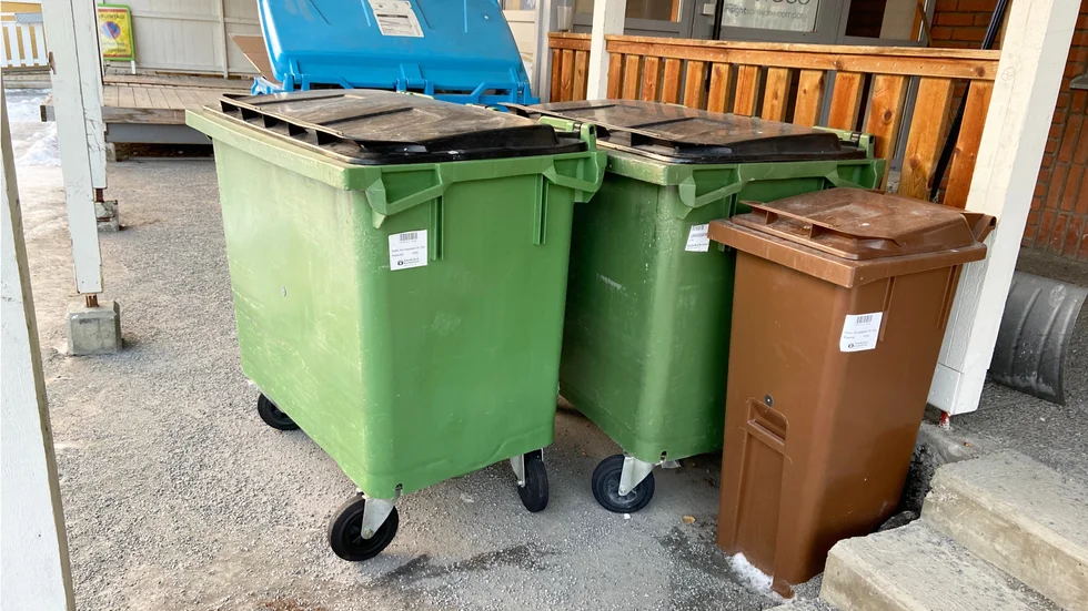 Det stulna sopkärlet har en volym på 370 liter. Genrebild.