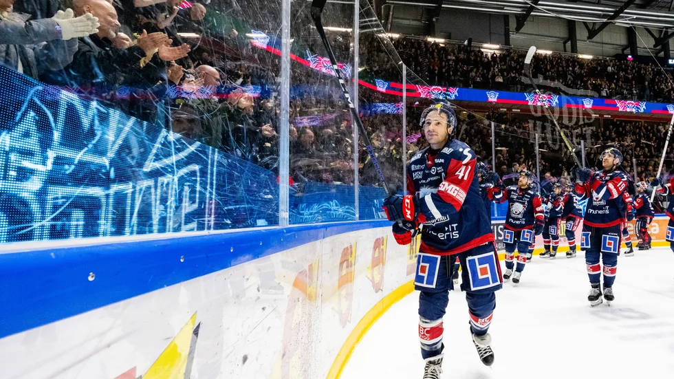 LHC:s Broc Little jublar efter en segermatch i Saab arena.