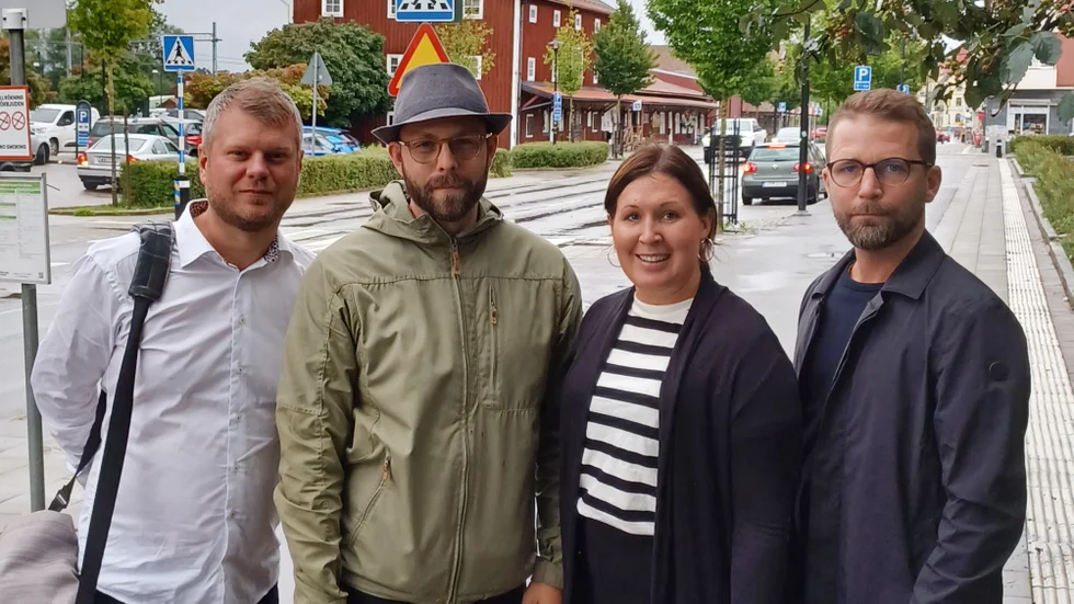 "Gnesta kommuns näringsliv bygger till stor del på småföretagare och enmansföretag. Vi är väldigt beroende av företagen", säger Matilda Höglund näringslivssamordnare på kommunen. Här tillsammans med föreläsarna från Rättviks kommun: Martin Clarstedt och Markus Svensson, samt Gnesta kommuns bygg- och miljöchef Pontus Lindström (närmast Matilda till vänster). 