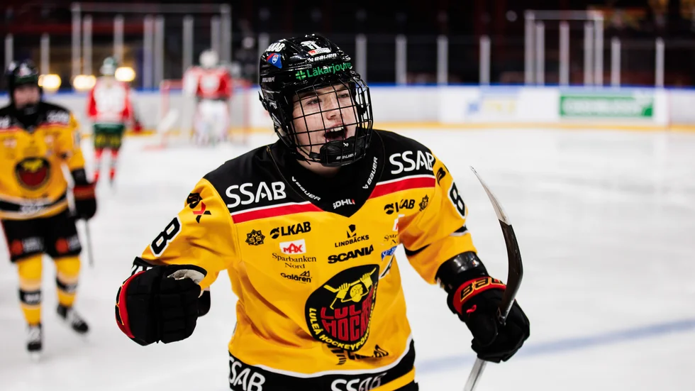 Ronja Savolainen var nöjd efter bortasegern mot AIK. "I dag stänger vi dem ganska bra", säger hon efter 8-0-segern.