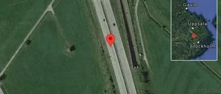 Stillastående personbil stör trafiken på E4