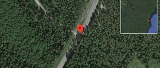 Stopp på väg 827 på grund av trafikolycka med flera fordon