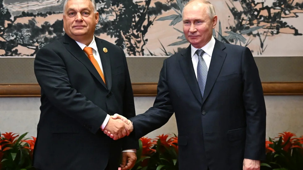 Ungerns premiärminister Viktor Orbán och Rysslands president Vladimir Putin sågs i Kina förra veckan.