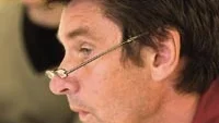 På socialförvaltningen har man glömt bort att höja hyrorna på äldrebeondet Korallen successivt de senaste åren, berättar utvecklingsledare Bengt Ericsson. Nu går verksamheten med förlust och man tvingas till en kraftig höjning på en gång. Foto: ANDERS STEINER
