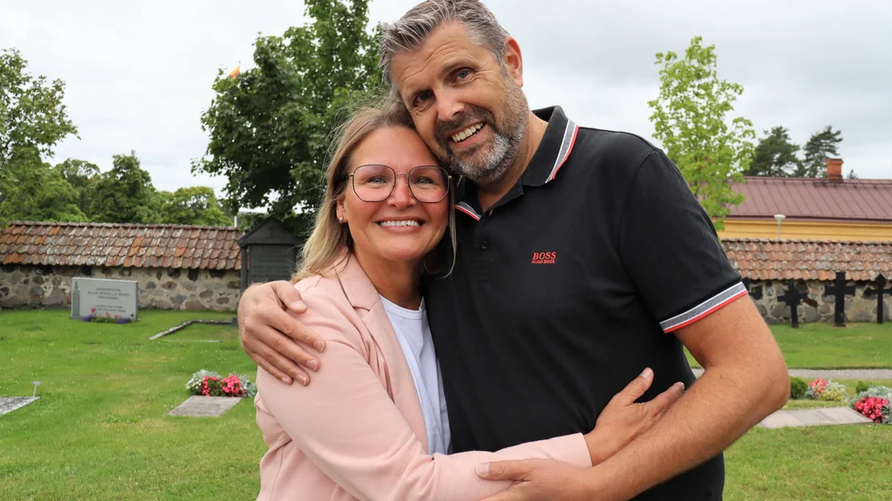 Niklas Enström och Susanna Sjölander var 13 och 12 första gången de träffade på skoldiscot. De blev förälskade, men efter ett par år gled de isär. 
