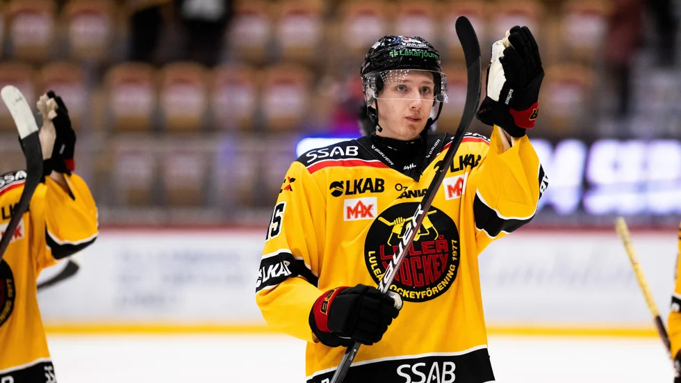 Carl Mattsson säger tack och farväl till Luleå Hockey för den här gången. Han fortsätter karriären i finländska Vasa.