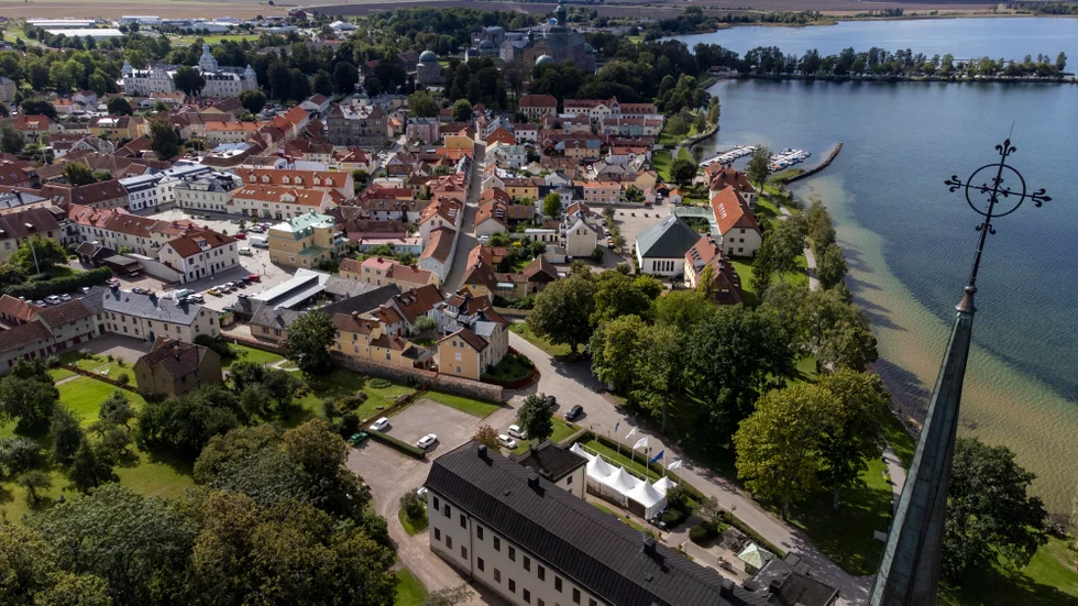 Vadstena behöver inte heller ha ett ord som ”stad” för att marknadsföra sig. Namnet på staden (?) Vadstena är slagkraftig enbart i sig själv och innehåller mycket mer än bara en stad, skriver Tobias Josefsson.