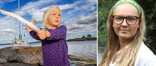 Turiya pryder reklamskyltarna: "Jag blir lite full i skratt"