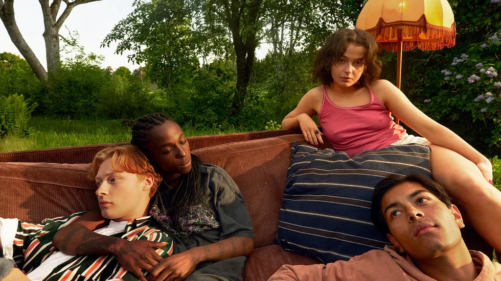 Fabian Penje, Sabina Ddumba, Wilma Lidén och Juan Carlson i "Ruset". Pressbild.