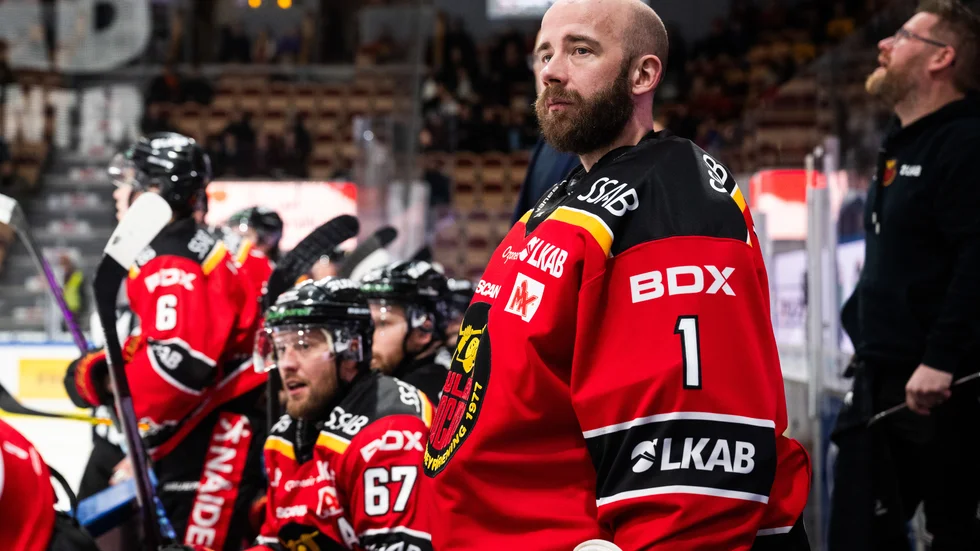 "Det är bara att försöka hålla humöret uppe, kämpa som fan, och se till att vara redo om chansen kommer", säger David Rautio.