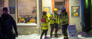 Brand i pizzeria på Öster – en till sjukhus