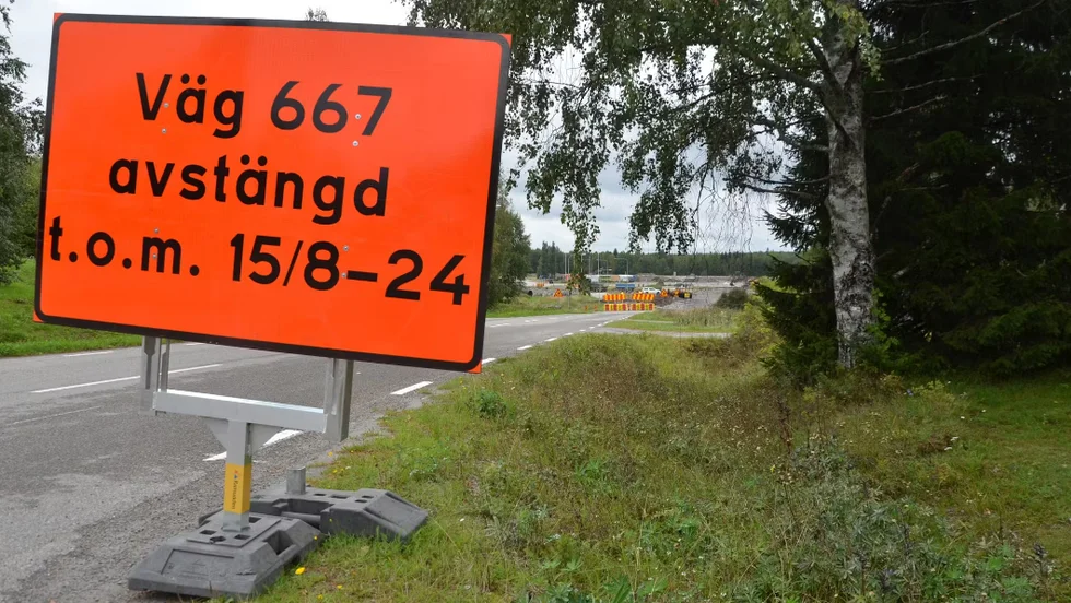 Robertsfors kommun sätter in extra bussturer för att lindra effekten av att en sträcka längs väg 667 är stängd på grund av vägarbete.