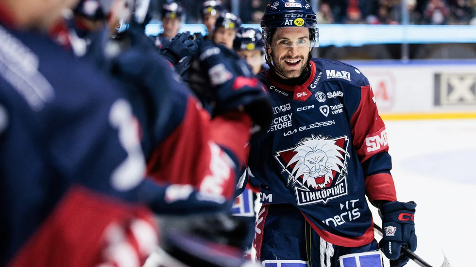 Taylor Leier jublar efter 3-2-målet. 
