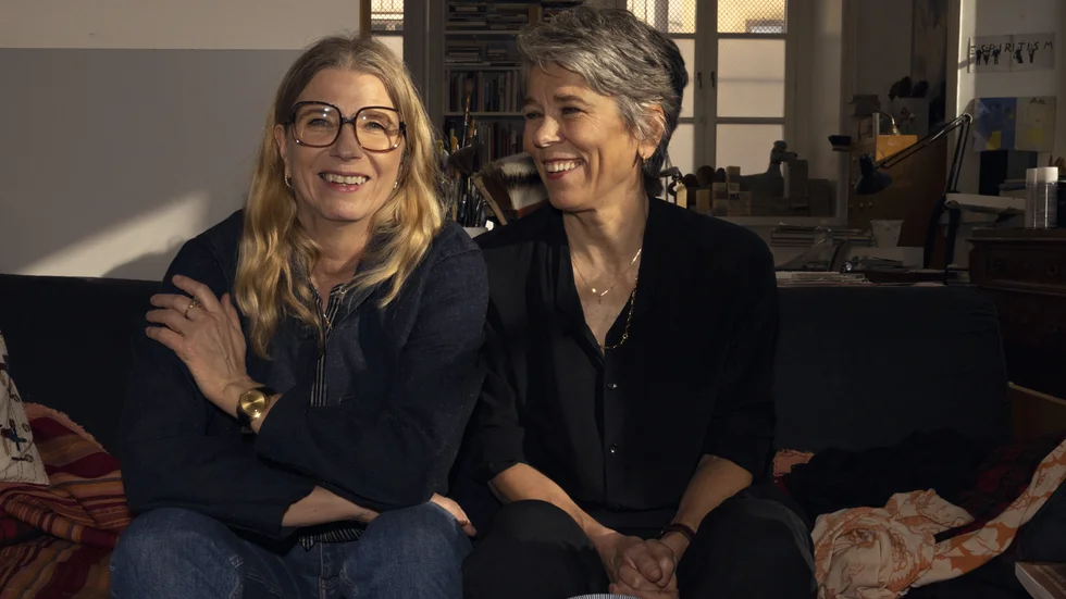 Karin Mamma Andersson och Cilla Neumann är vänner sedan många år, bland annat ingår de i samma bokklubb.
