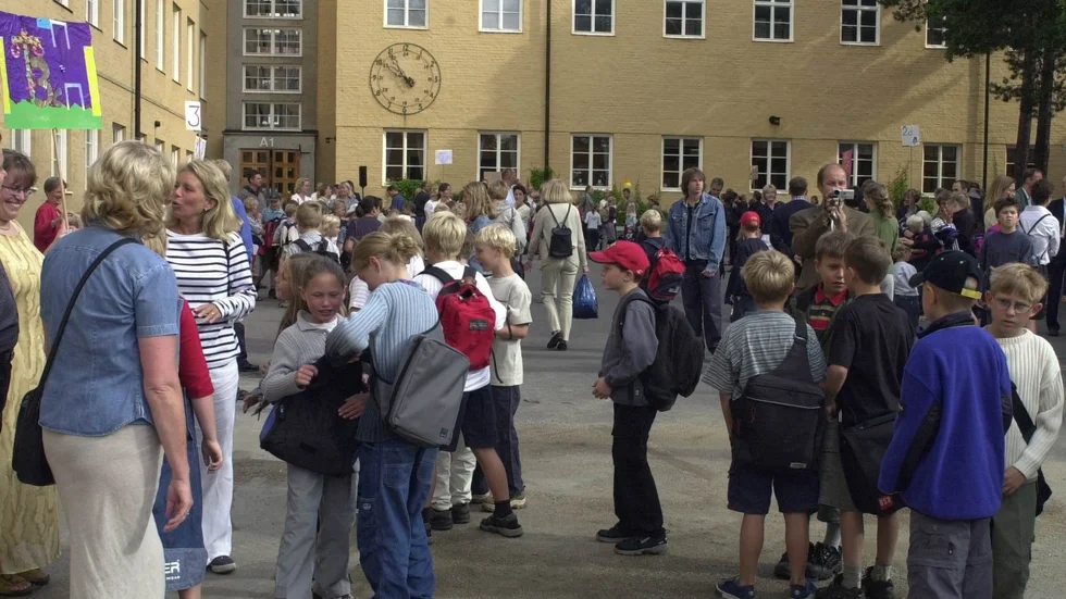 "Medan många elever ser fram emot skolstarten finns det en del som känner en stark oro inför det nya skolåret. Det handlar inte minst om en oro att utsättas för diskriminering".