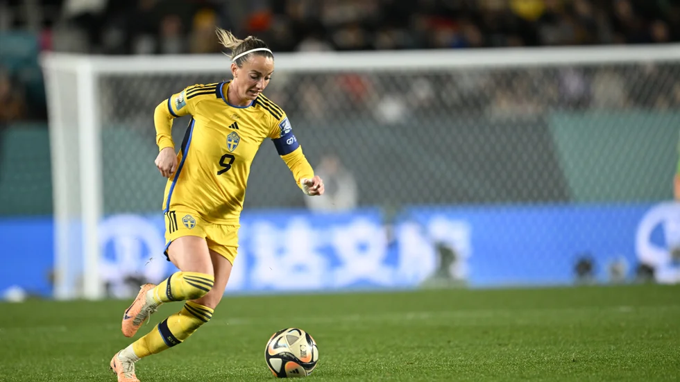 Kosovare Asllani och Sverige ska försöka resa sig och plocka hem en medalj.