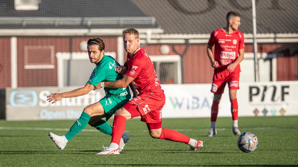 BBK:s Joshua Chatee fick kampas mycket under derbyt, där hans snygga frispark innebar delad pott.