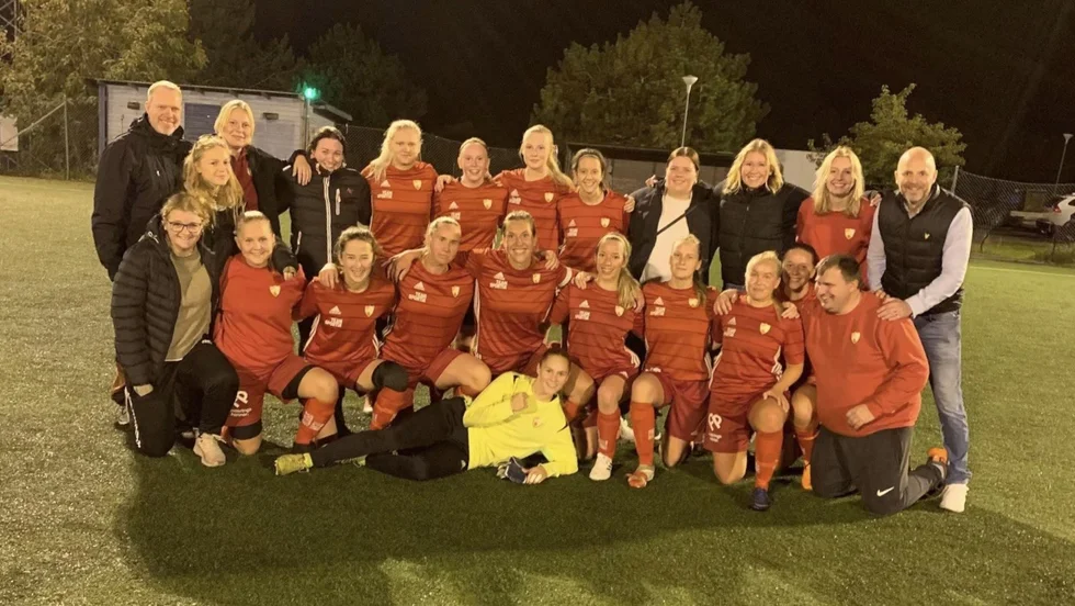 Hangvar SK vann återigen damernas division 4, men tvekar på uppflyttning till division 3.