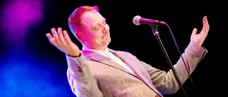 Han öppnar nygamla scenen i klassiska huset