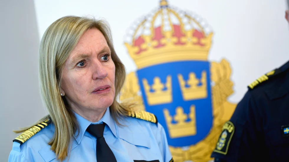 Carin Götblad är en polismästare med ett dunkande polishjärta som inte tvekar att använda klarspråk om Sveriges allvarliga kriminella problem. 