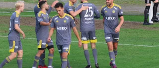 VIF-stjärnan bröt tummen – spelade ändå klart matchen!