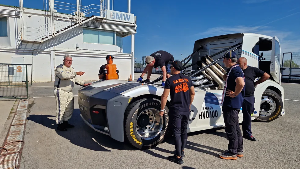 Boije Ovebrink fick uppvisningsköra inför 50 000 åskådare i samband med EM i truckracing på Jaramabanan i Madrid, Spanien. En stor upplevelse för Motalakillen.