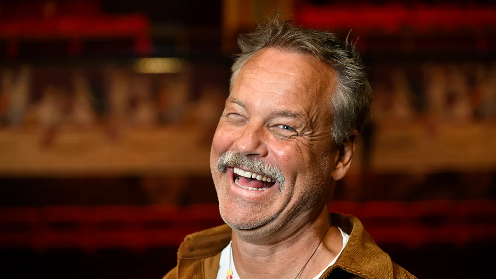 Henrik Schyffert återvänder till standup-scenen efter fem års paus. I sommar kommer han till Vadstena.