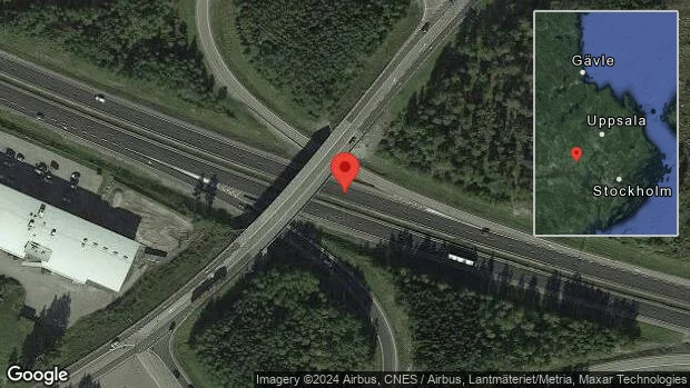 Trasig personbil stör trafiken på E18