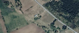 70-åring ny ägare till fastigheten på Risberga 618 i Motala - prislappen: 450 000 kronor