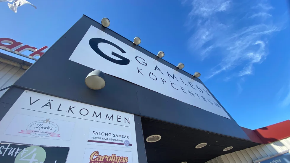 Det är än så länge hemligt vem eller vilka det är som tar över efter Linnéas i Gamleby köpcentrum. Men nu är i alla fall ett kontrakt skrivet och stället kommer heta Junies krubb och café.