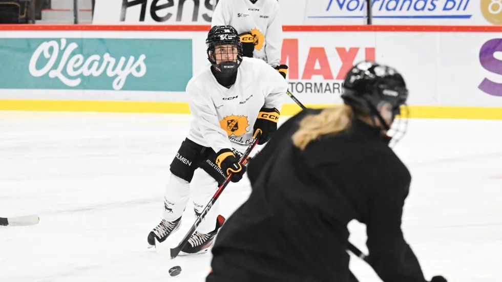 Ellen Lövgren gläds över det hennes Skellefteå AIK visat upp under de 30 SDHL-matcher man hunnit spela sedan uppflyttningen till finrummet.