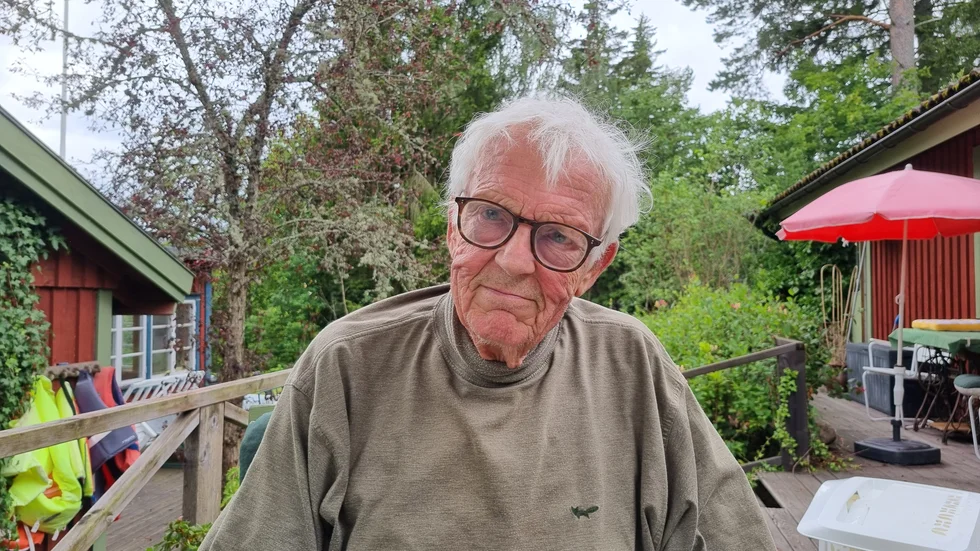 Nu avslutar en av Sveriges kända deckarförfattare sin författargärning här i Tjust och hos VT! Ulf Durling är på plats i Källvik igen.  