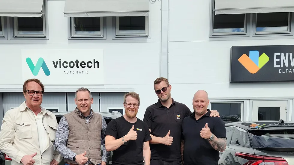 Från vänster: Ulf Björklund, enhetschef Eitech Skellefteå, Tobias Harnerud, affärsområdesansvarig Vinci Energies, Johan Hellström, vd  Envico och Vicotech, Johan Wåård, entreprenadchef Envico samt Fredrik Vallström, avdelningschef Kraft Envico.
