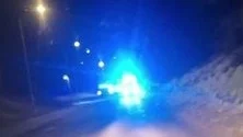 Räddningstjänsten arbetar vid containern.
