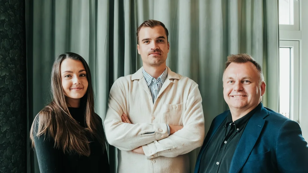 Sanna Ericsson, Jim Forsgren och Niklas Österberg som är nyanställda hos Krux.