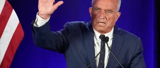 Kennedy drar sig ur – ställer sig bakom Trump